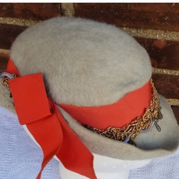 1940s felted wool asymmetrical hat - Picture 9 of 16